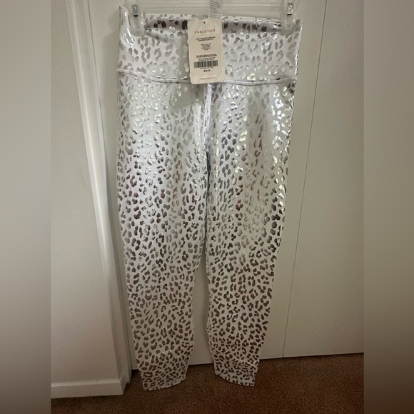 Fabletics High-Waisted Powerhold 7/8 Legging - White and Silver Leopard - Picture 1 of 3